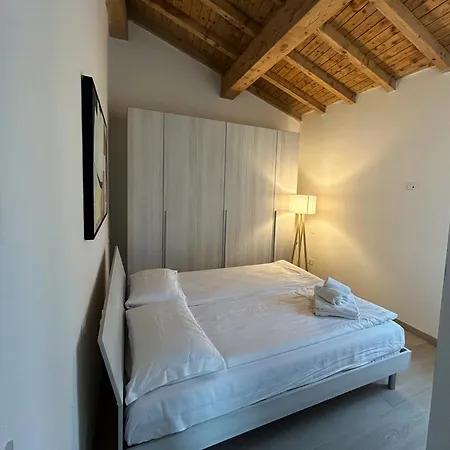 Antico Borgo San Zeno דירה