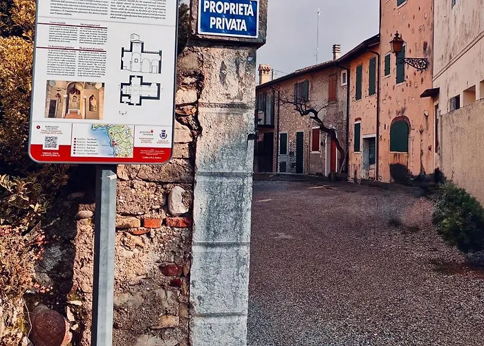 Апартаменты Antico Borgo San Zeno