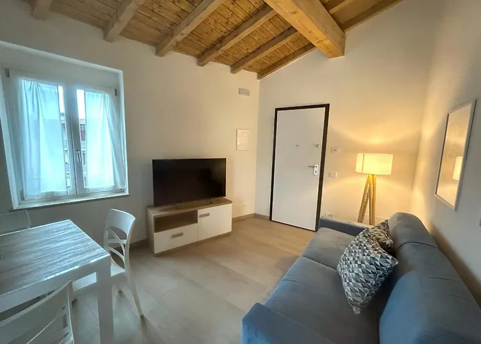 Апартаменты Antico Borgo San Zeno *